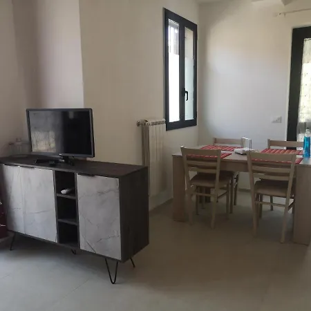 아파트 A Casa Di Amici